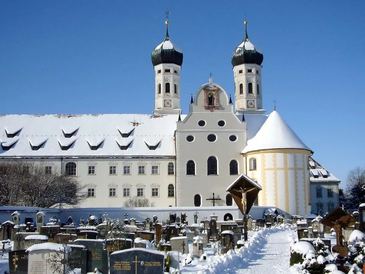 Kloster Benediktbeuern - Gaestehaus Der Salesianer Don Bosco Hotel 0*,